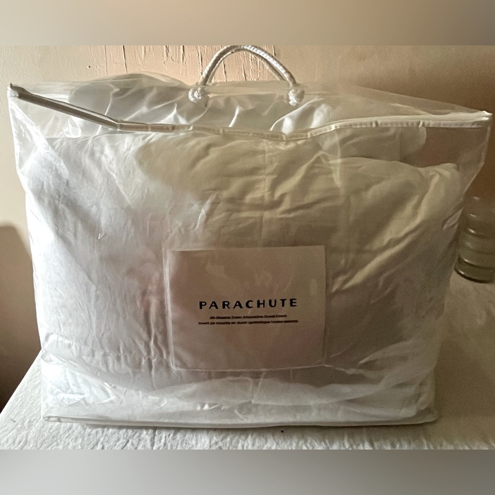 Parachute Home “All Season Down Alternative” Duvet Insert Size Full/Queen
